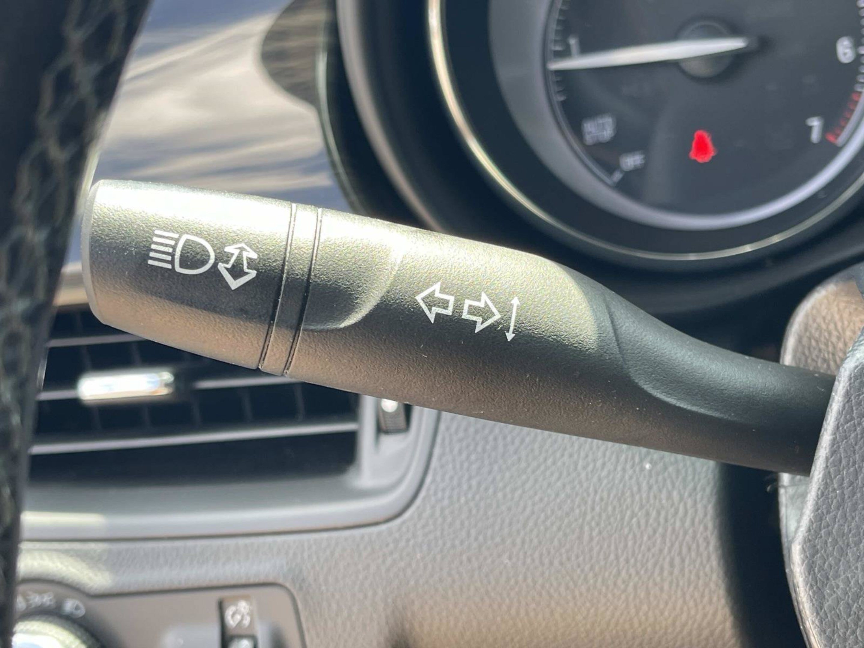 Used 2020 Buick Envision Essence FWD image 39