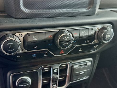 Used 2023 Jeep Wrangler Unlimited w/ Convenience Group image 24