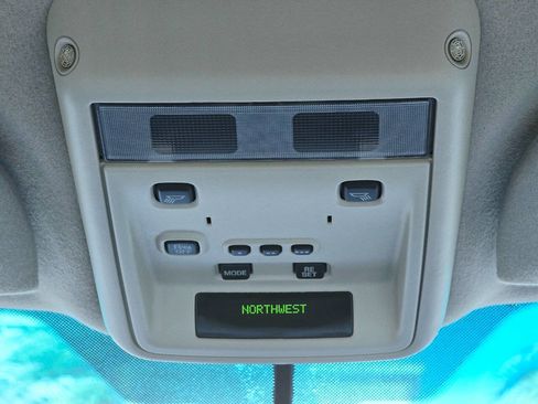 Used 2003 Lincoln Town Car Cartier image 84