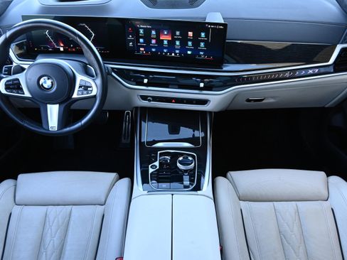 Certified 2025 BMW X7 xDrive40i w/ Executive Package image 13