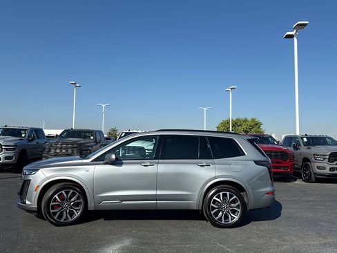 Used 2024 Cadillac XT6 Sport w/ Technology Package image 6