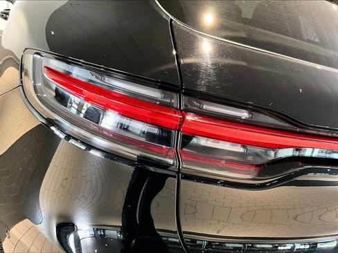Used 2023 Porsche Macan S AWD/4WD image 34