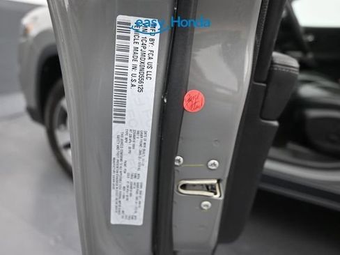 Used 2022 Jeep Cherokee Limited AWD/4WD image 18