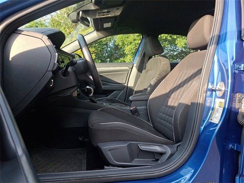 Used 2024 Volkswagen Jetta Sport image 13