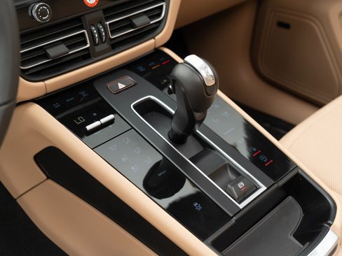 Certified 2025 Porsche Macan image 26