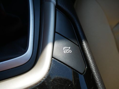 Used 2016 Ford Fusion SE image 32