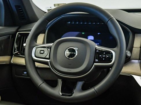 New 2026 Volvo XC90 B6 Plus w/ Protection Package Premier AWD/4WD image 13