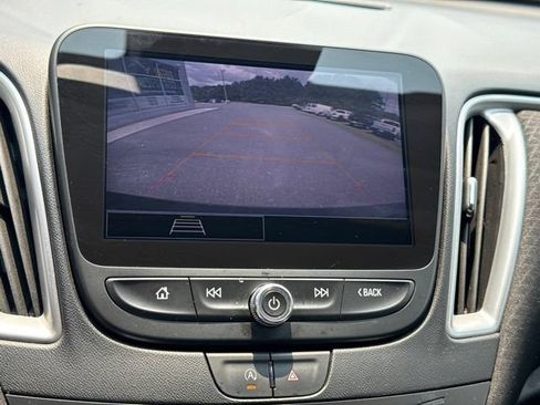 Used 2022 Chevrolet Malibu LS w/ Driver Confidence Package II FWD image 13