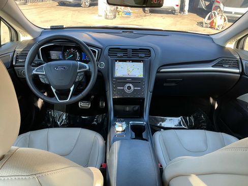 Used 2017 Ford Fusion Titanium image 18