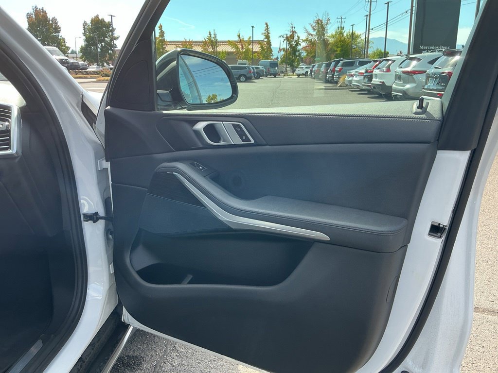 Used 2019 BMW X5 xDrive40i w/ Convenience Package AWD/4WD image 28