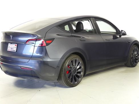 Used 2024 Tesla Model Y Performance image 7