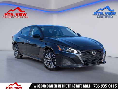 Used 2023 Nissan Altima 2.5 SV image 1