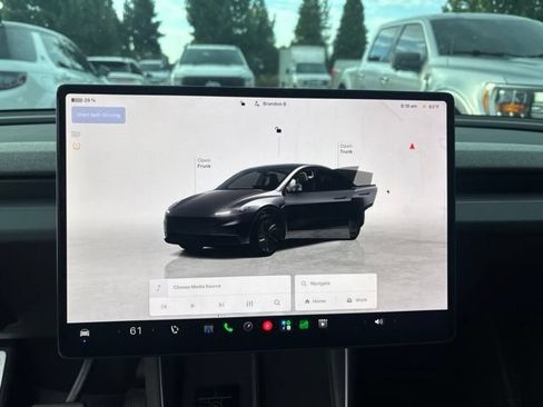 Used 2026 Tesla Model Y Long Range AWD/4WD image 12