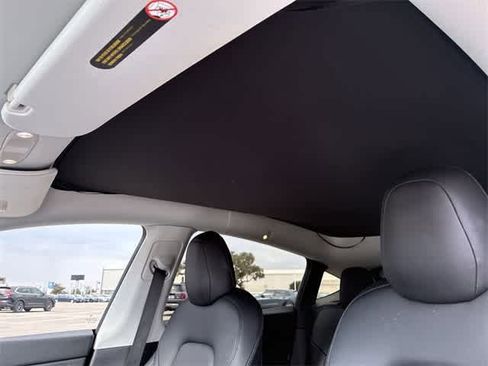 Used 2020 Tesla Model Y Long Range image 19