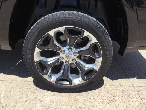 Used 2023 RAM 1500 Limited AWD/4WD image 9
