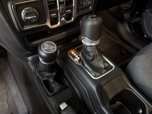 Used 2026 Jeep Wrangler Sport image 24