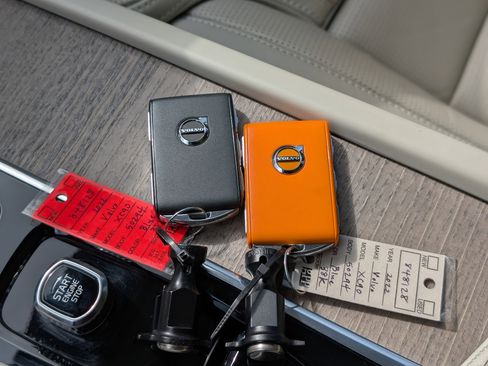 Used 2022 Volvo XC90 T8 Inscription w/ Advanced Package image 41