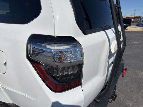 Used 2016 Toyota 4Runner SR5 AWD/4WD image 25