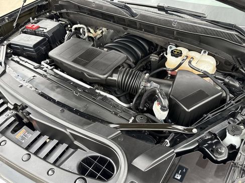 Used 2025 Chevrolet Tahoe LT image 32