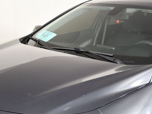 Used 2021 Chevrolet Malibu LT FWD image 12