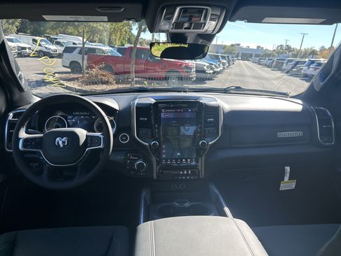 New 2026 RAM 1500 4x4 Crew Cab image 34