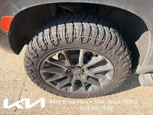 Used 2022 Chevrolet Tahoe Z71 AWD/4WD image 4