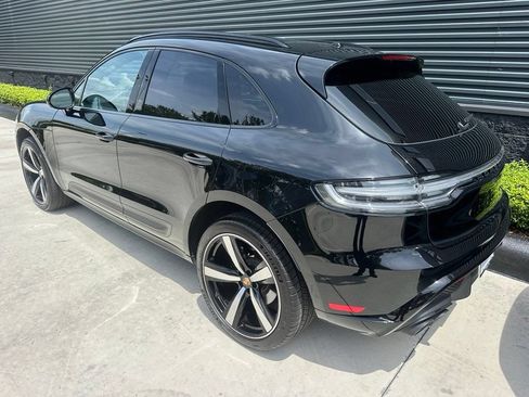 Certified 2023 Porsche Macan AWD/4WD image 3