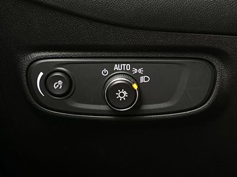 Used 2023 Chevrolet Equinox RS w/ LPO, Floor Liner Package FWD image 22