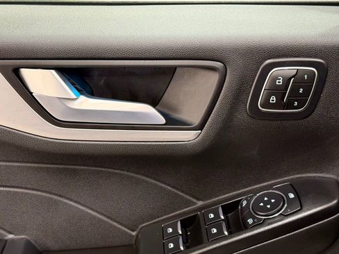 New 2024 Ford Escape SE w/ PHEV Premium Package image 30