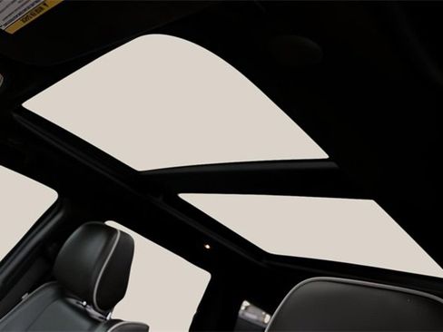 Used 2019 Jeep Grand Cherokee Overland image 12