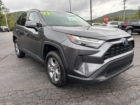 Used 2022 Toyota RAV4 XLE w/ Convenience Package AWD/4WD image 1