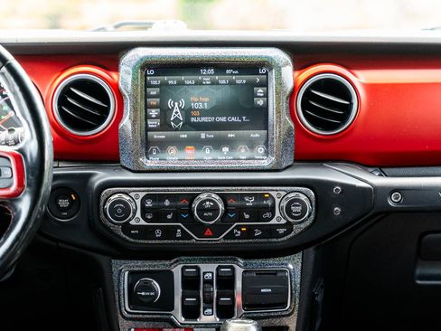 Used 2020 Jeep Wrangler Unlimited Rubicon AWD/4WD image 38