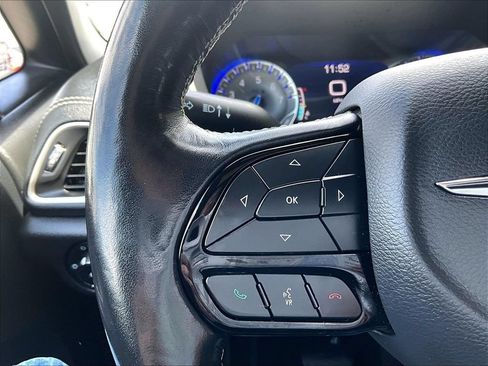 Used 2021 Chrysler Pacifica Touring-L w/ S Appearance Package FWD image 23