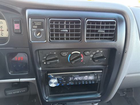 Used 2003 Toyota Tacoma PreRunner RWD image 19