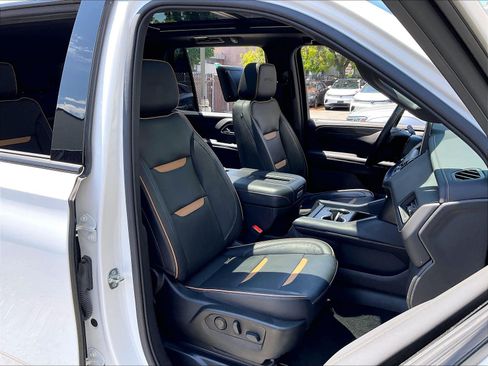 Used 2021 GMC Yukon AT4 w/ Rear Media and Nav Package AWD/4WD image 6