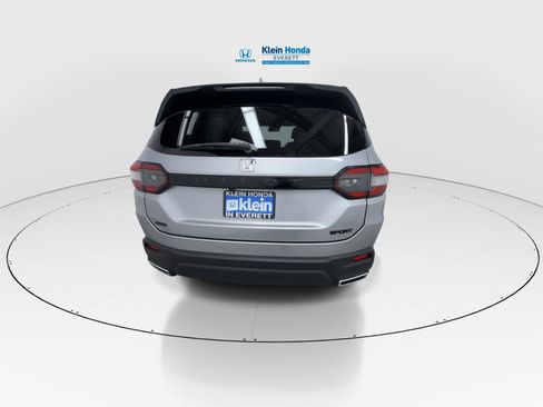 Certified 2023 Honda Pilot Sport image 9
