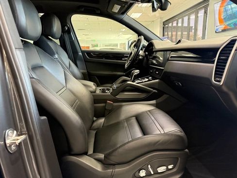 Used 2019 Porsche Cayenne AWD/4WD image 9