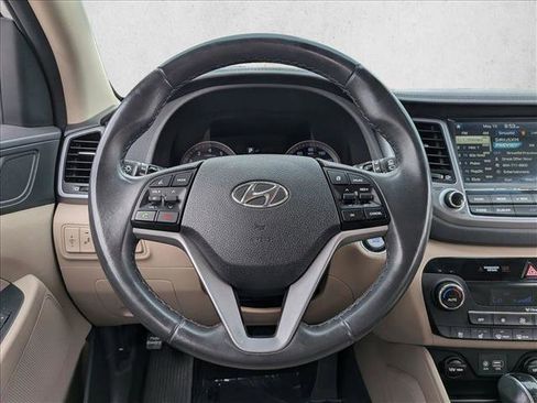 Used 2016 Hyundai Tucson Limited w/ Option Group 03 FWD image 12