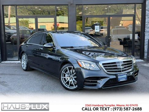 Used 2018 Mercedes-Benz S 560 4MATIC Sedan w/ AMG Line Exterior image 2