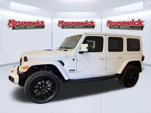 Certified 2021 Jeep Wrangler Unlimited Sahara AWD/4WD image 2