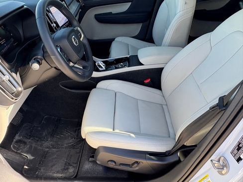 New 2026 Volvo XC40 B5 Plus w/ Protection Package Premier image 19