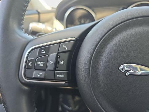 Used 2017 Jaguar XE Prestige AWD/4WD image 19