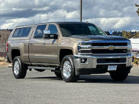 Used 2015 Chevrolet Silverado 2500 LTZ image 9