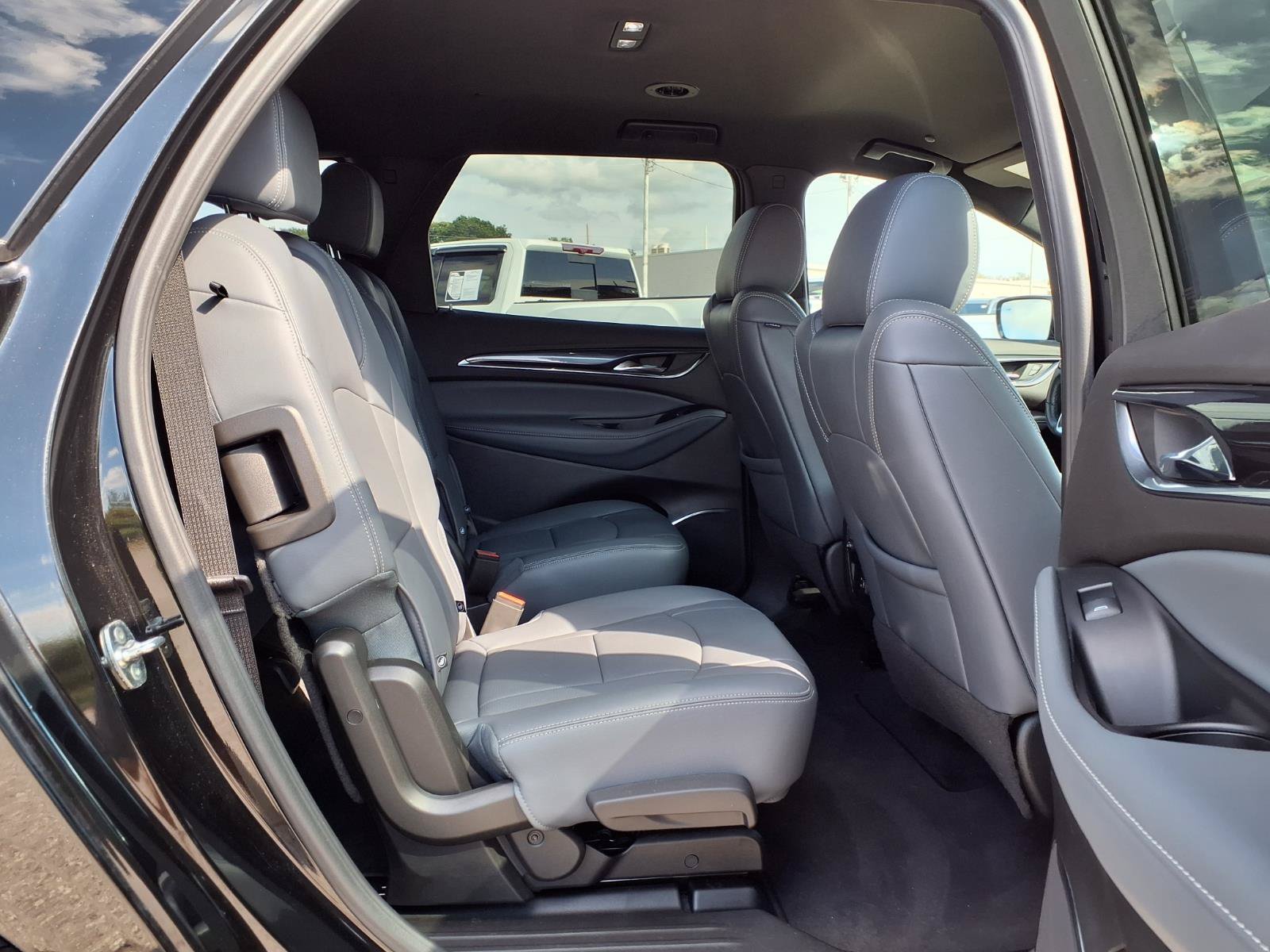 Used 2024 Buick Enclave Essence FWD image 25