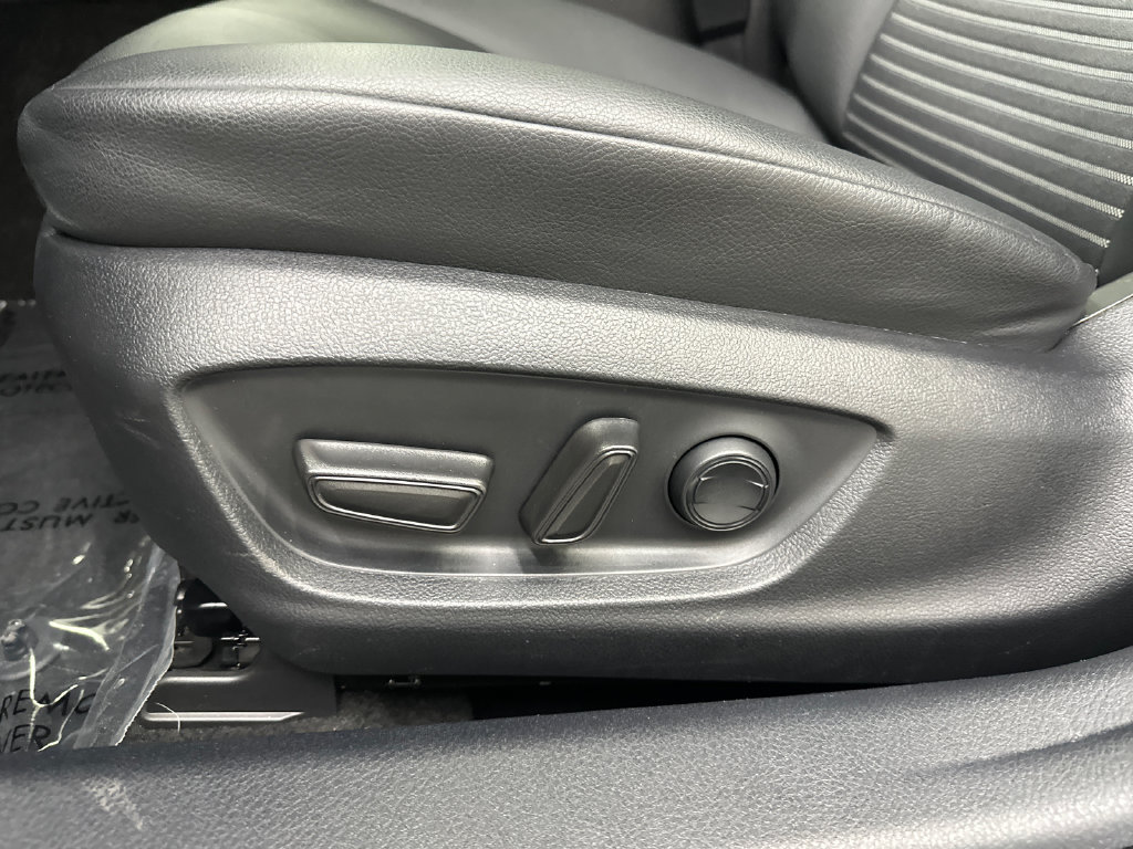 Used 2024 Toyota Camry SE FWD image 10