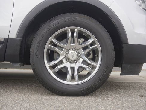 Used 2013 Ford Explorer XLT image 34