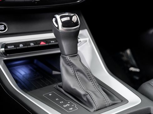 Used 2023 Audi Q3 2.0T Premium Plus w/ Premium Plus Package image 16