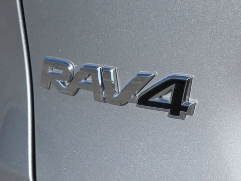Used 2025 Toyota RAV4 SE w/ Weather & Moonroof Package AWD/4WD image 11