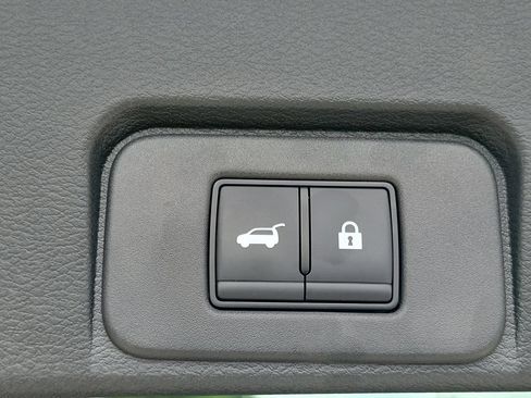 Certified 2023 Nissan Rogue SV w/ SV Premium B Package FWD image 12