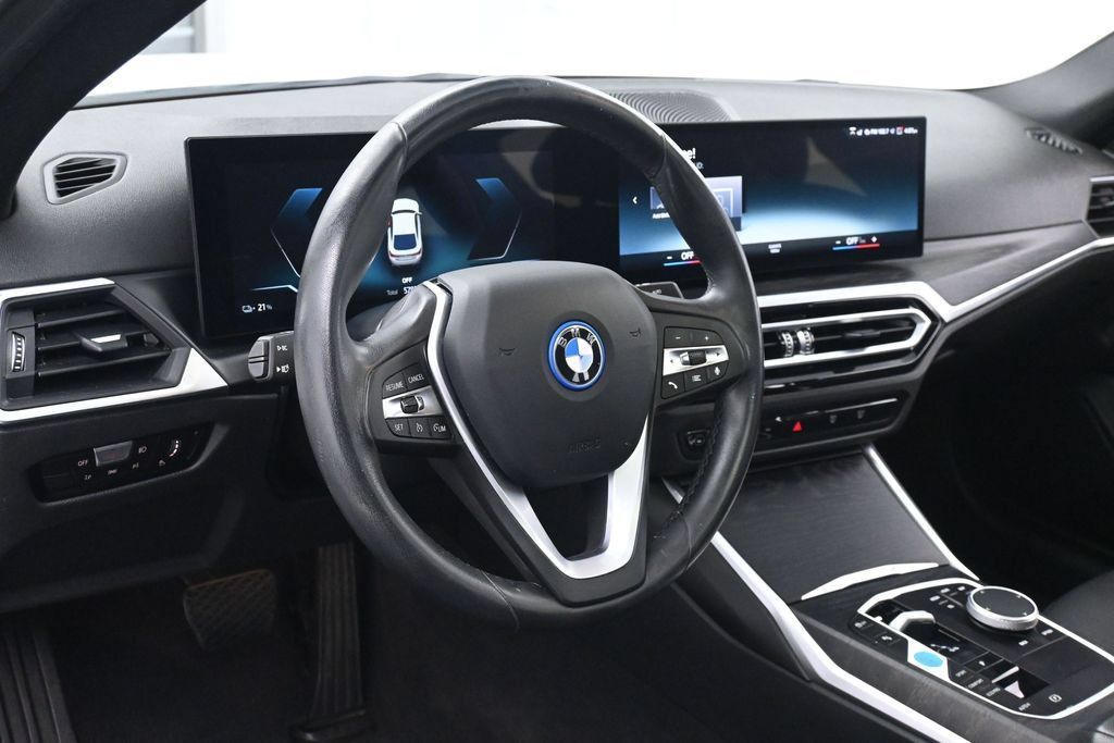 Used 2023 BMW i4 eDrive35 RWD image 23